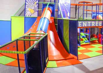 Aires de jeux pour les enfants de tous les âges Création d'aires de jeux sur mesure