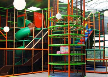 Aires de jeux et sécurité Les normes de sécurité des structures de jeux collectives